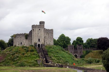 Na hlavní obrannou věž Keep hradu Cardiff se dalo vylézt.